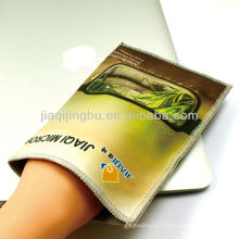 Dual-sided microfiber cleaning cloth with pocket